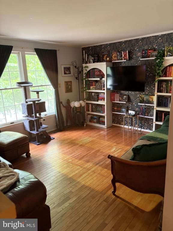 8301 Heatherwick Dr, Brandywine, MD 20613