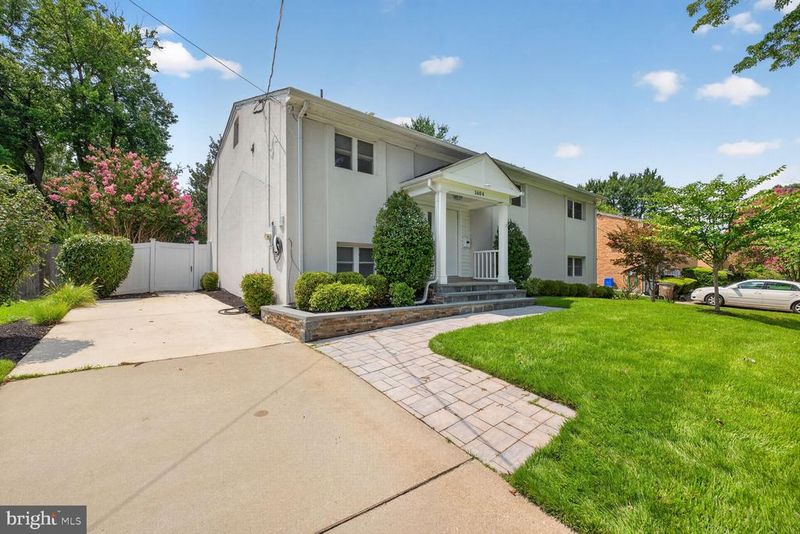 1604 Martha Ter, Rockville, MD 20852