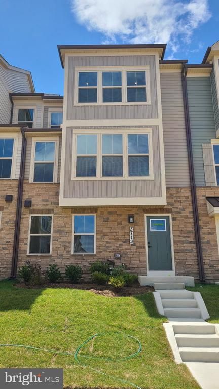 3713 Stone Barn Dr, Frederick, MD 21704