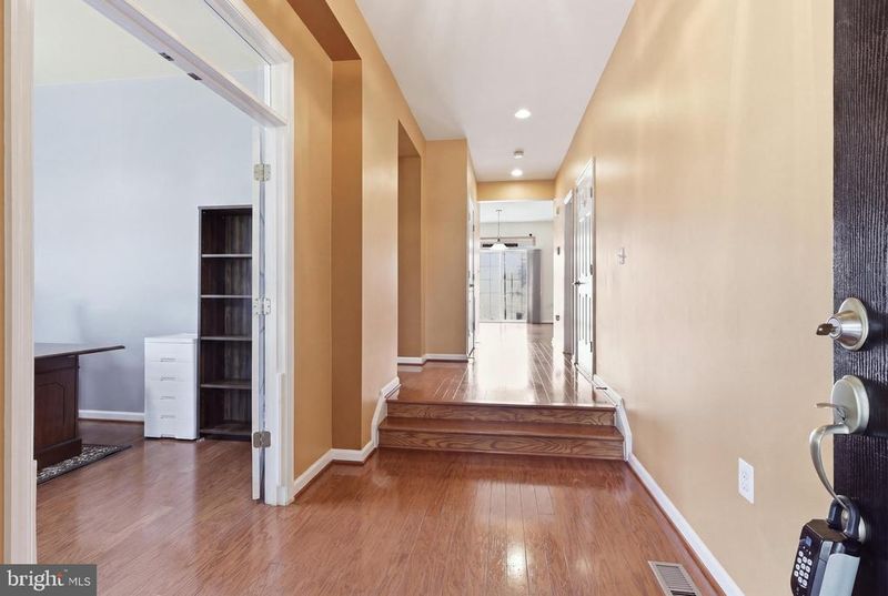 25 Charter Gate Dr, Fredericksburg, VA 22406