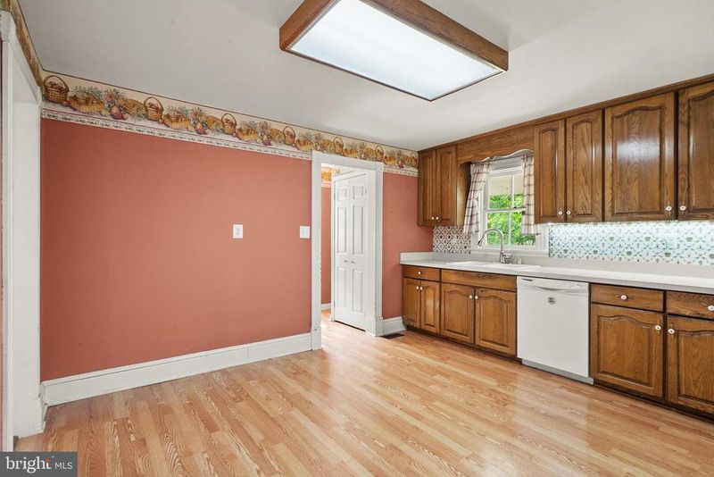 43699 Hay Rd, Ashburn, VA 20147