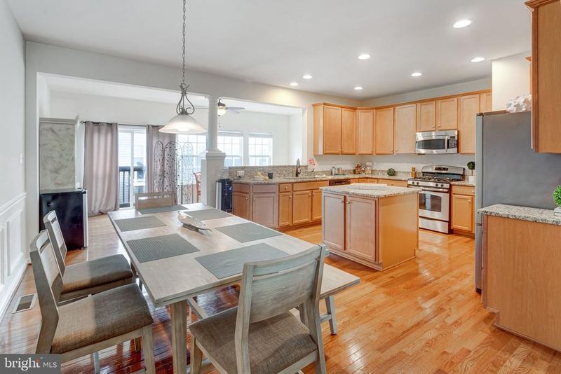 10260 Fountain Cir, Manassas, VA 20110