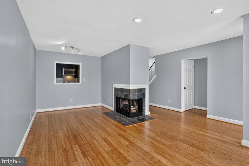 4135 Weeping Willow Ct #143B, Chantilly, VA 20151