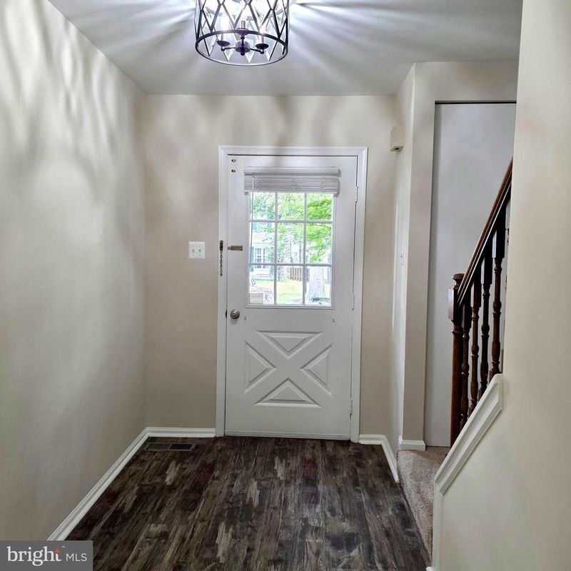 17325 Sandy Knoll Dr, Olney, MD 20832