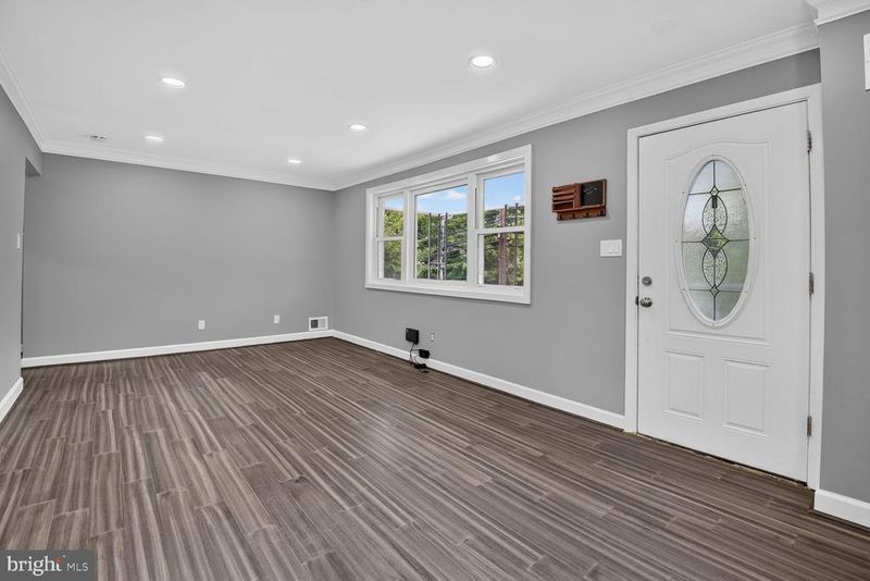 708 1st St, Rockville, MD 20851