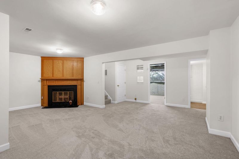 10637 Alison Dr, Burke, VA 22015
