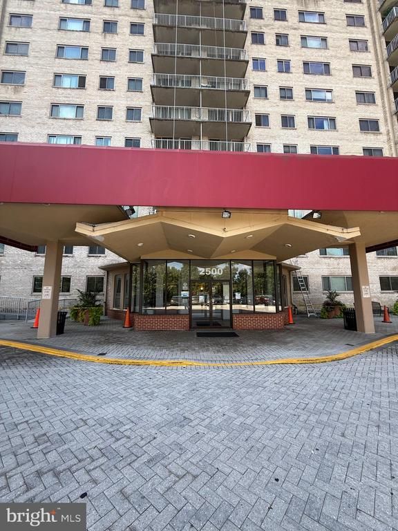 2500 N Van Dorn St #610, Alexandria, VA 22302