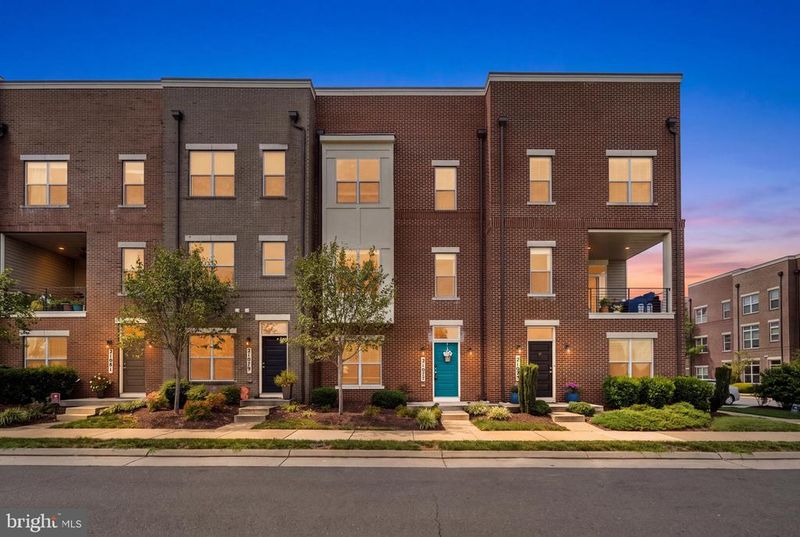 21077 Ashburn Heights Dr, Ashburn, VA 20148