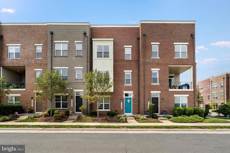 21077 Ashburn Heights Dr, Ashburn, VA 20148