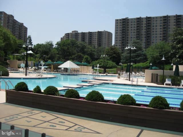 309 Yoakum Pw #1605, Alexandria, VA 22304