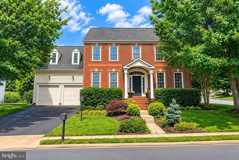 20990 Hooded Crow Dr, Leesburg, VA 20175