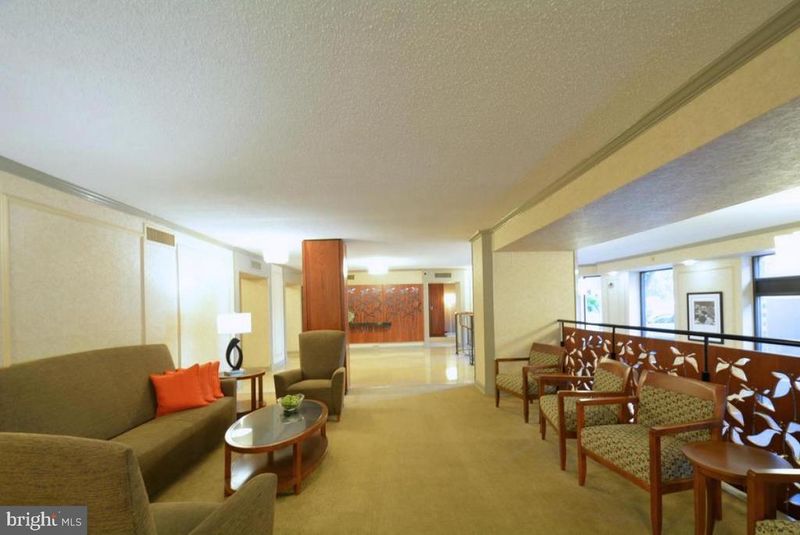 5904 Mount Eagle Dr #817, Alexandria, VA 22303