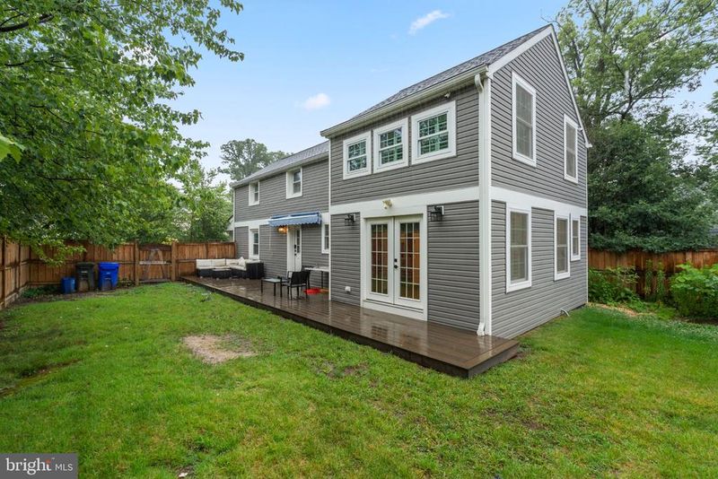 5138 12th St S, Arlington, VA 22204