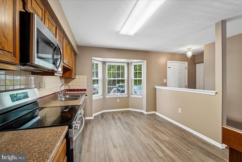12407 Herrington Manor Dr, Silver Spring, MD 20904