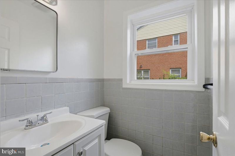 7632 W Park Dr, Hyattsville, MD 20783