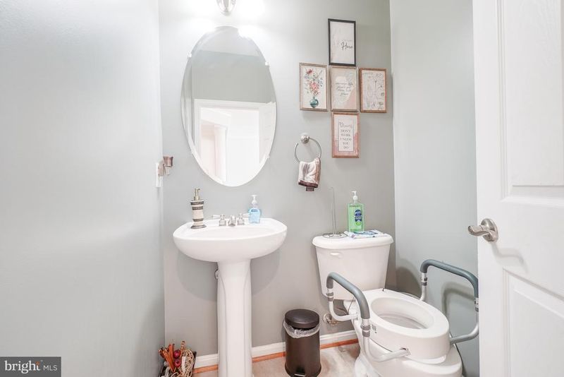 9132 Furey Rd, Lorton, VA 22079