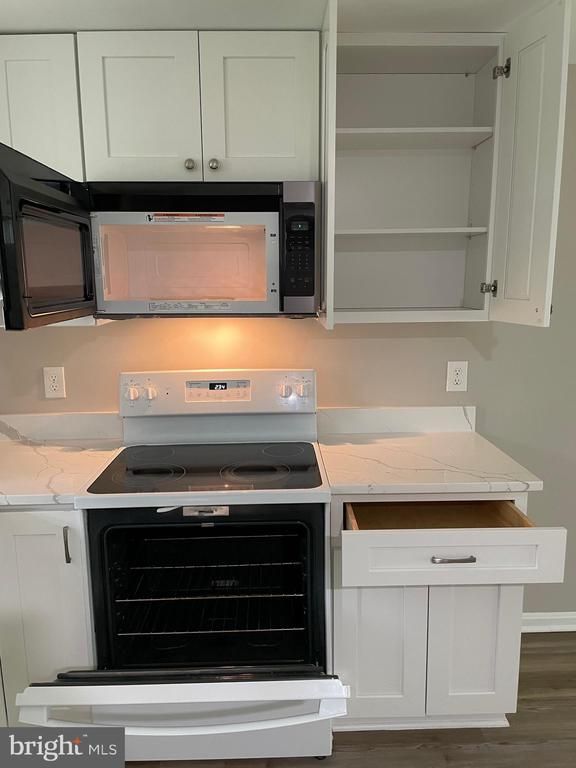 208 Maple St #204, Middleburg, VA 20117