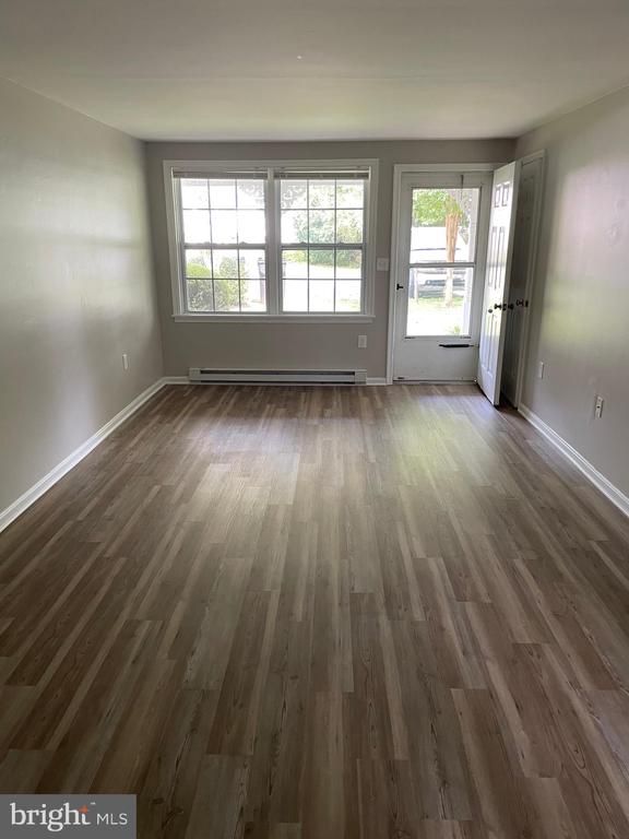 208 Maple St #204, Middleburg, VA 20117