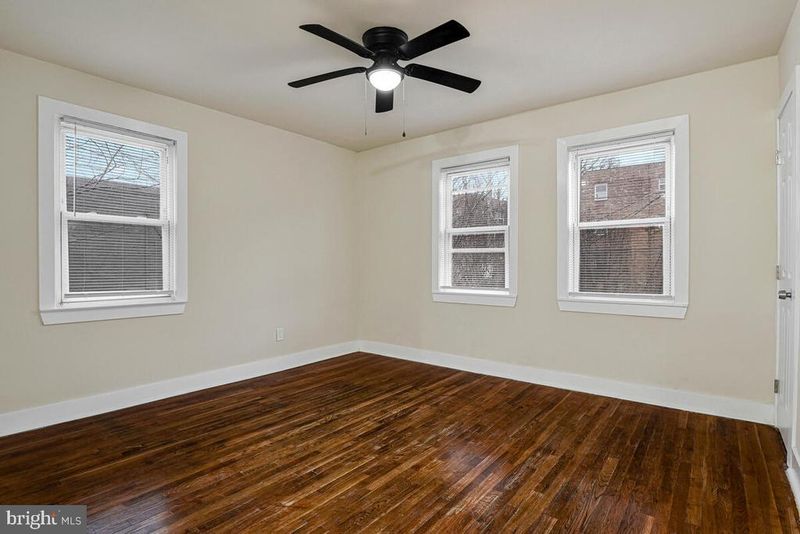 3427 B St SE #4, Washington, DC 20019