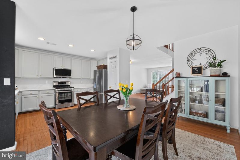9819 Cheshire Ridge Cir, Manassas, VA 20110