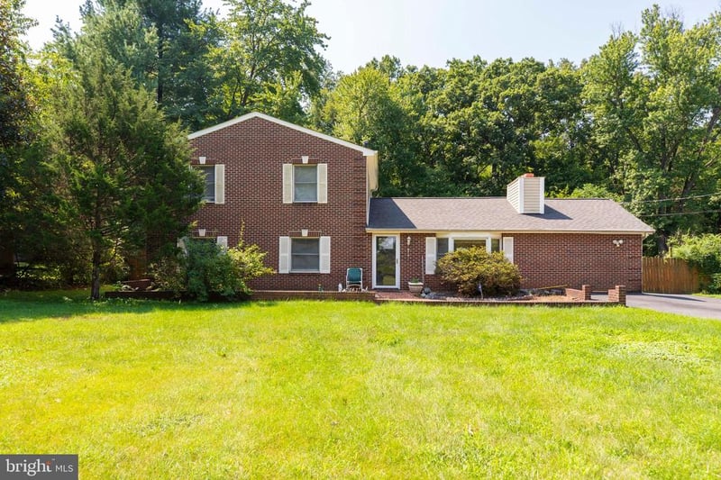 8407 Spruce St, Manassas, VA 20111