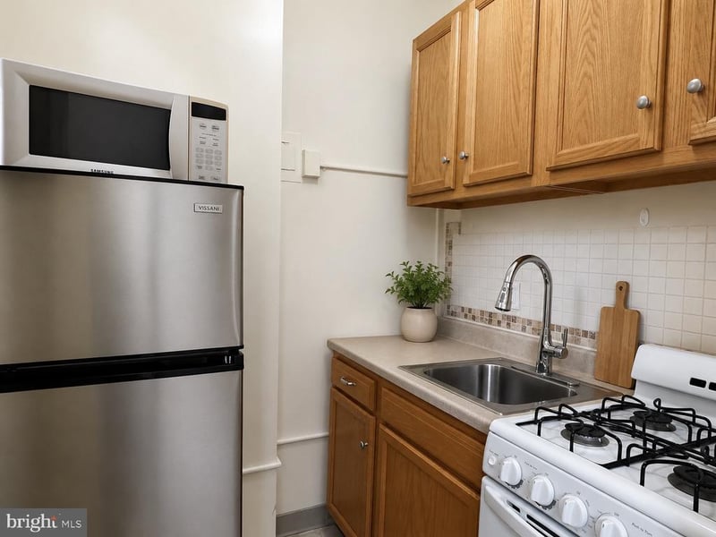 1121 Arlington Blvd #139, Arlington, VA 22209