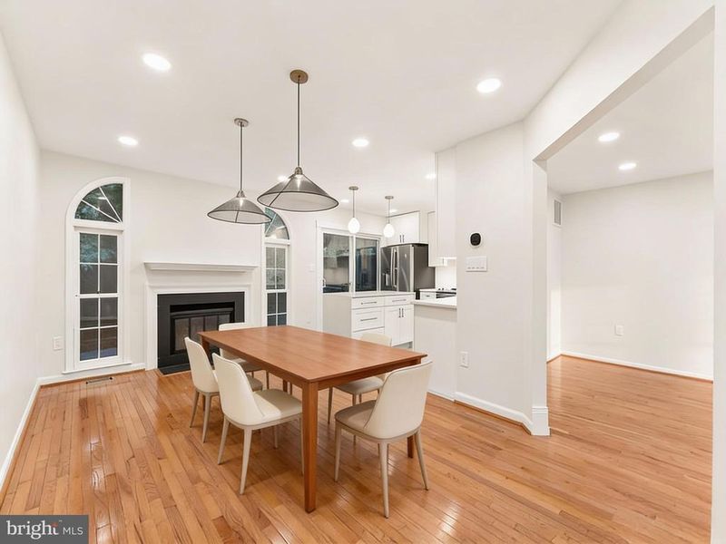 3859 Zelkova Ct, Fairfax, VA 22033