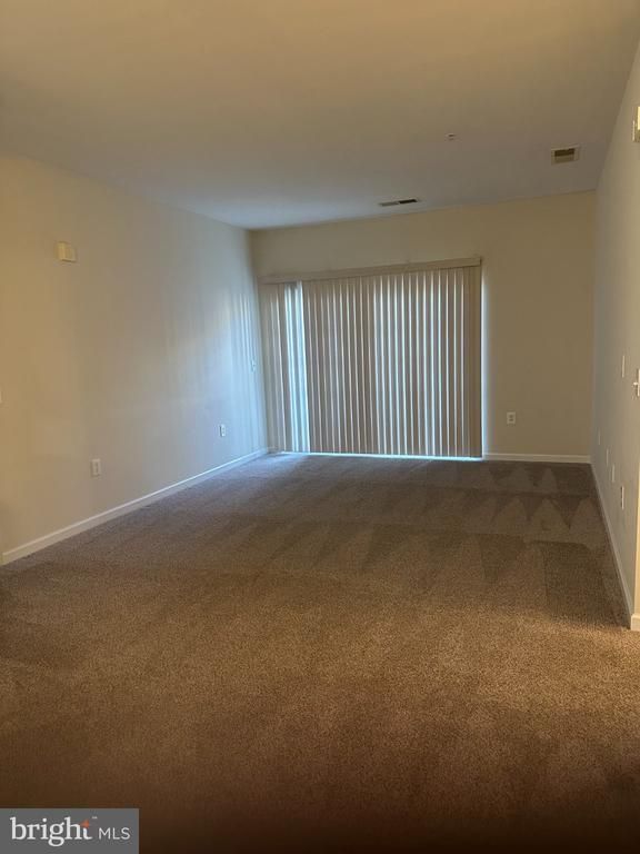 9712 Handerson Pl #102, Manassas Park, VA 20111