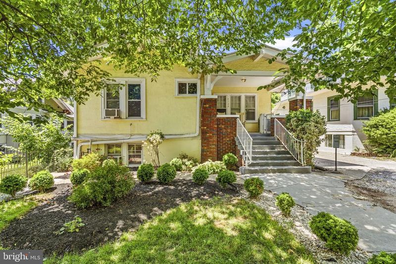7126 Carroll Ave #1, Takoma Park, MD 20912