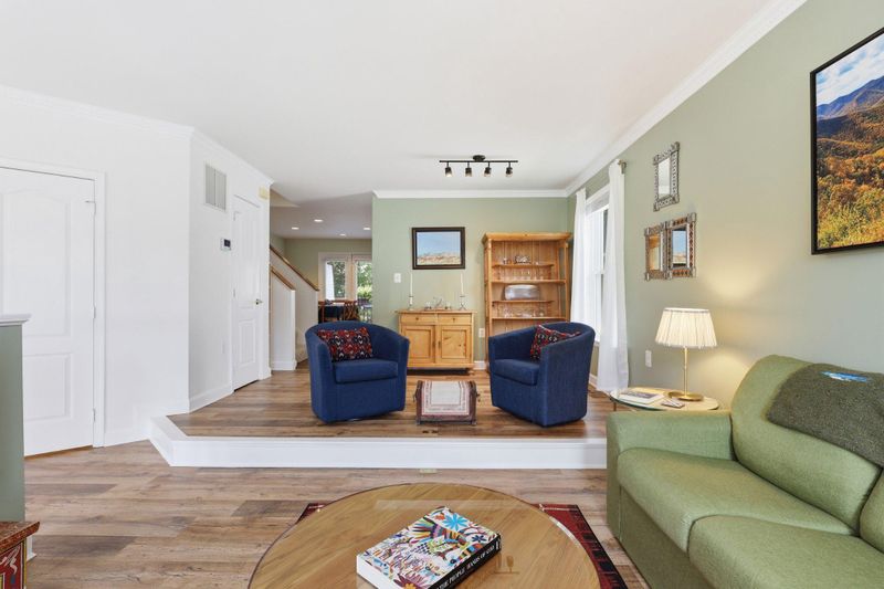 212 Occoquan Ter SW, Leesburg, VA 20175