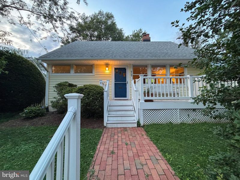 905 Robin Rd, Silver Spring, MD 20901
