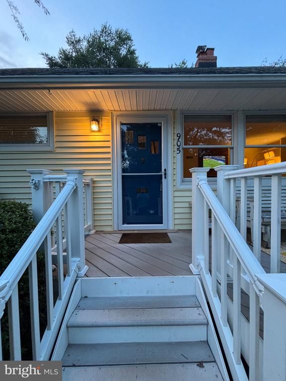905 Robin Rd, Silver Spring, MD 20901