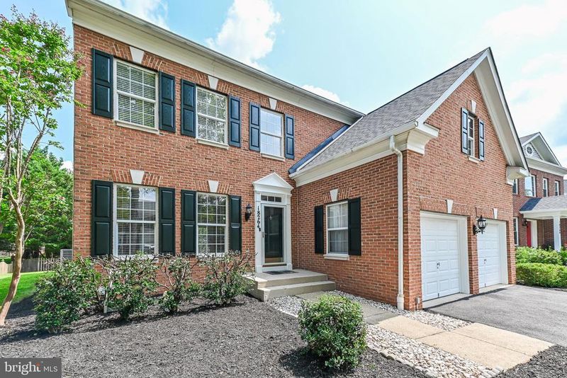 18264 Oak Lake Ct, Leesburg, VA 20176