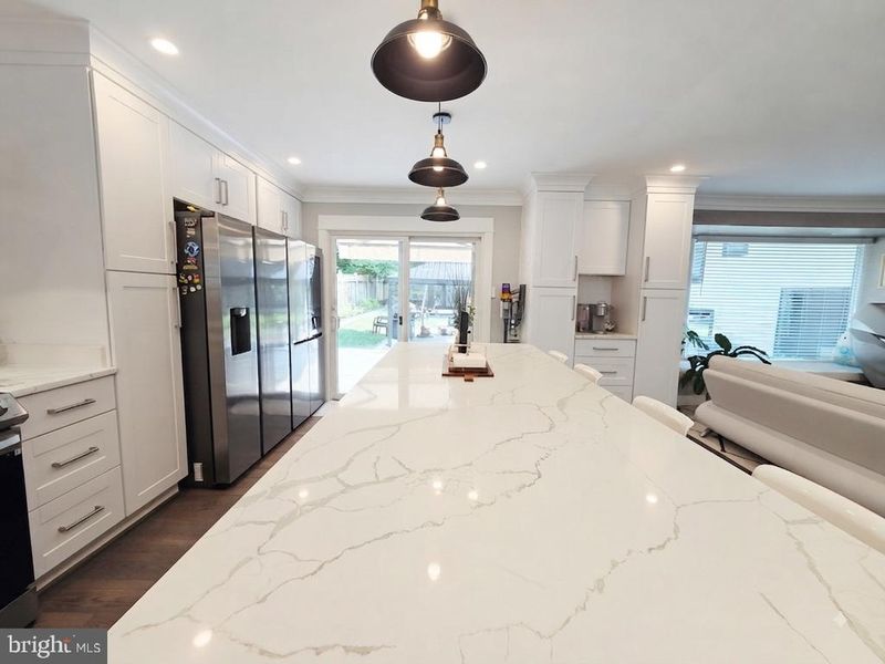 8927 Orange Hunt Ln, Annandale, VA 22003