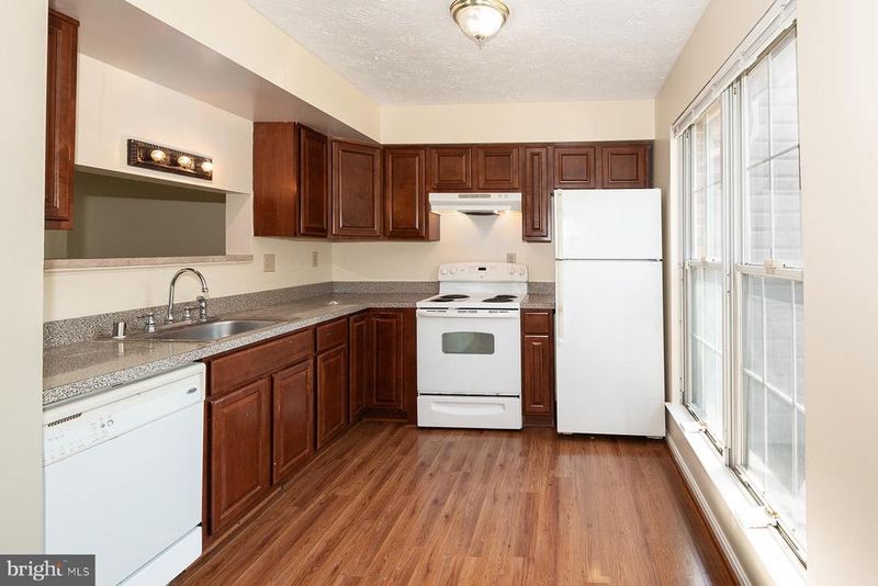 2406 Rosecroft Ct, Oxon Hill, MD 20745