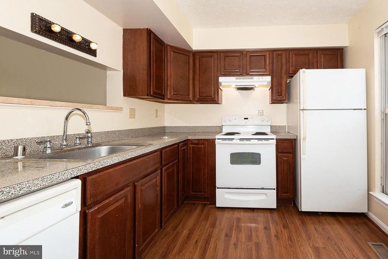 2406 Rosecroft Ct, Oxon Hill, MD 20745