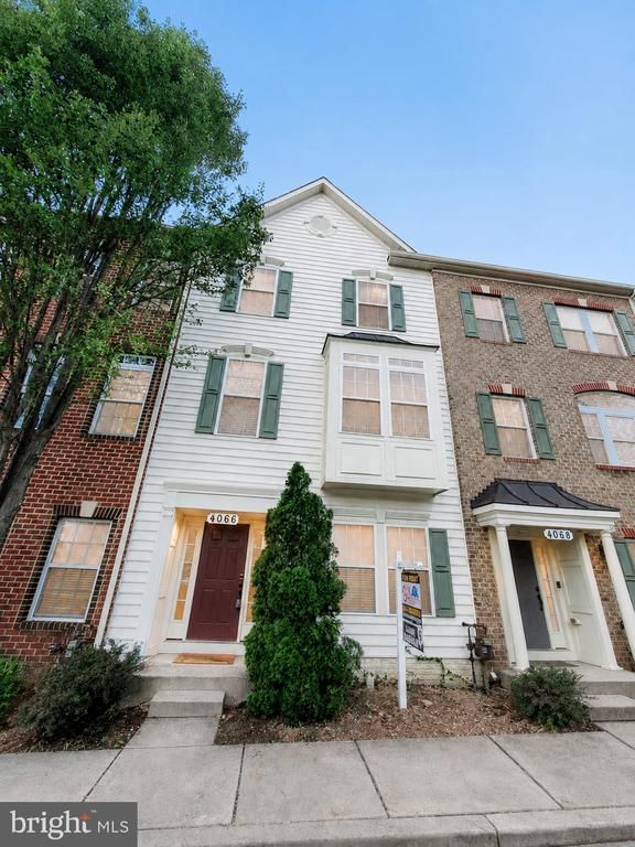 4066 Finsbury Ln, Frederick, MD 21704
