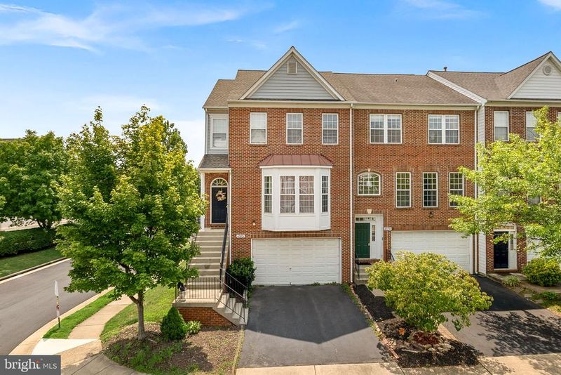 43801 Maison Blanc Sq, Ashburn, VA 20148