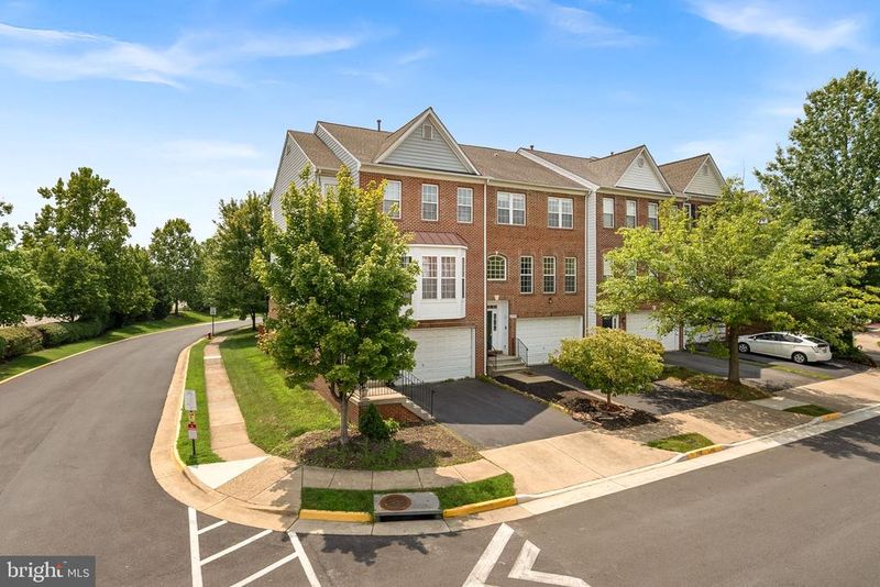 43801 Maison Blanc Sq, Ashburn, VA 20148