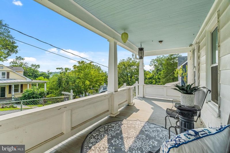 819 E A St, Brunswick, MD 21716