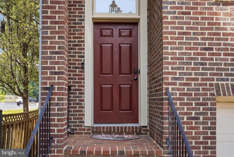 9510 Gatecross Pl, Burke, VA 22015