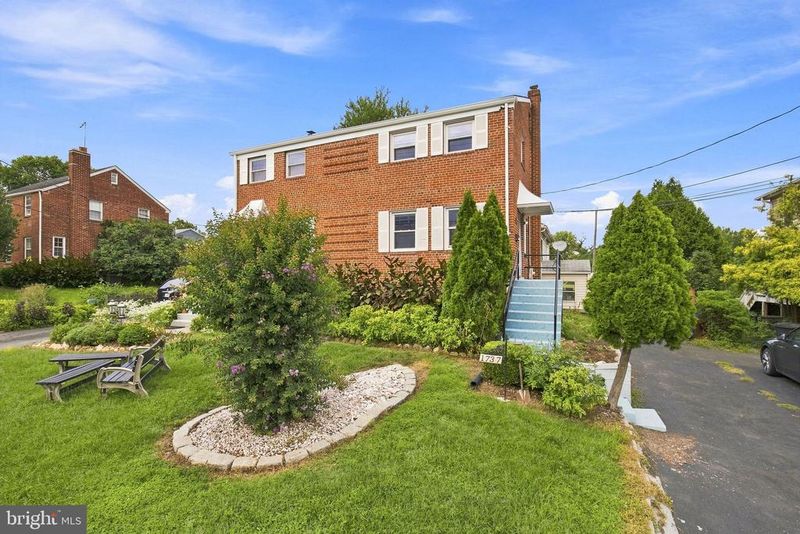 1737 N Edison St, Arlington, VA 22207