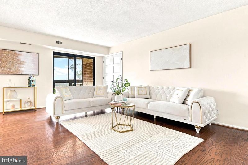 8360 Greensboro Dr #524, Mclean, VA 22102
