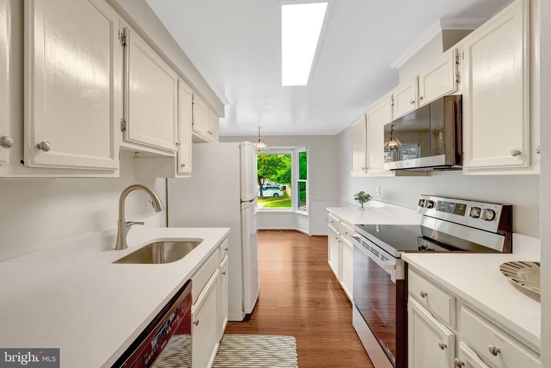 2960 Oakleigh Ln, Oakton, VA 22124