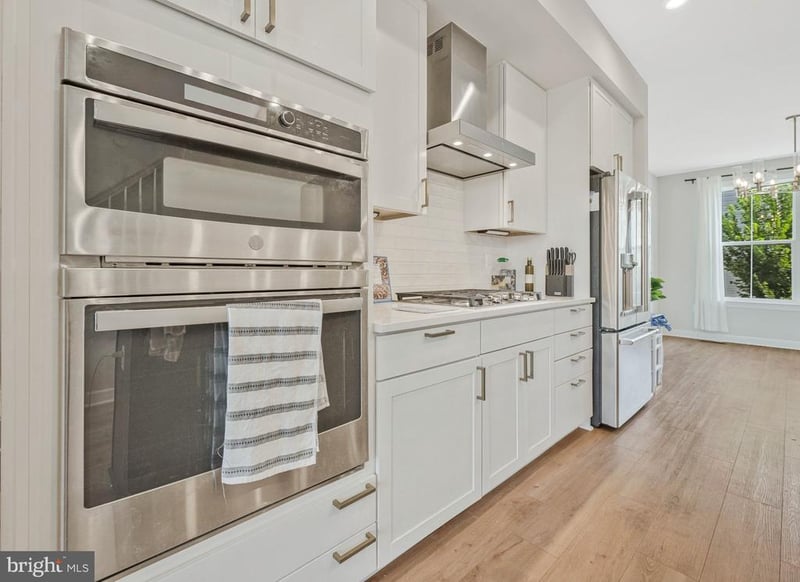 2820 Dart Dr, Alexandria, VA 22306