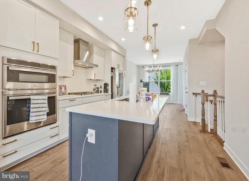 2820 Dart Dr, Alexandria, VA 22306