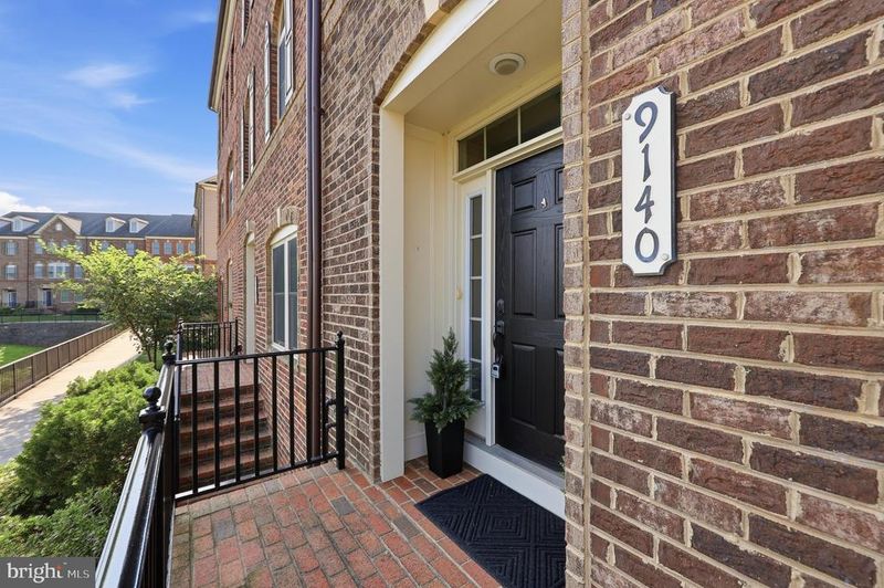 9140 Kenway Ln, Frederick, MD 21704