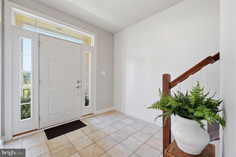 9140 Kenway Ln, Frederick, MD 21704