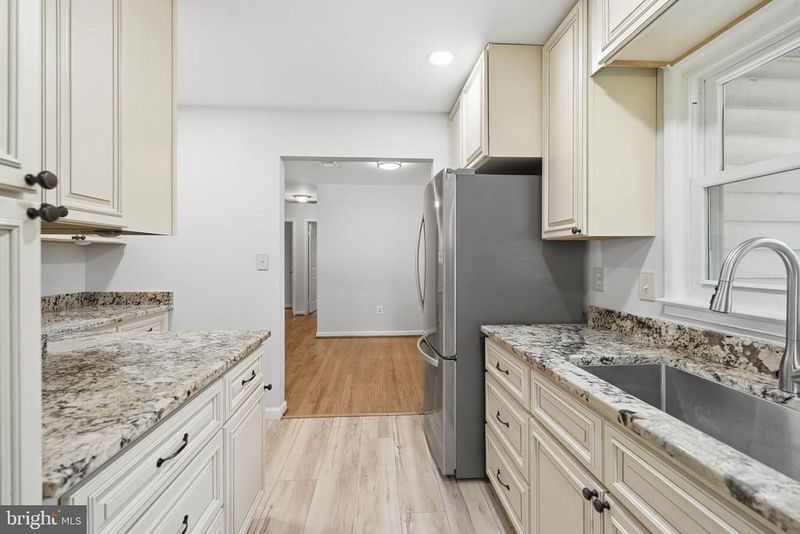 8413 Rugby Rd, Manassas, VA 20111