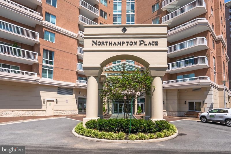 3101 N Hampton Dr #606, Alexandria, VA 22302